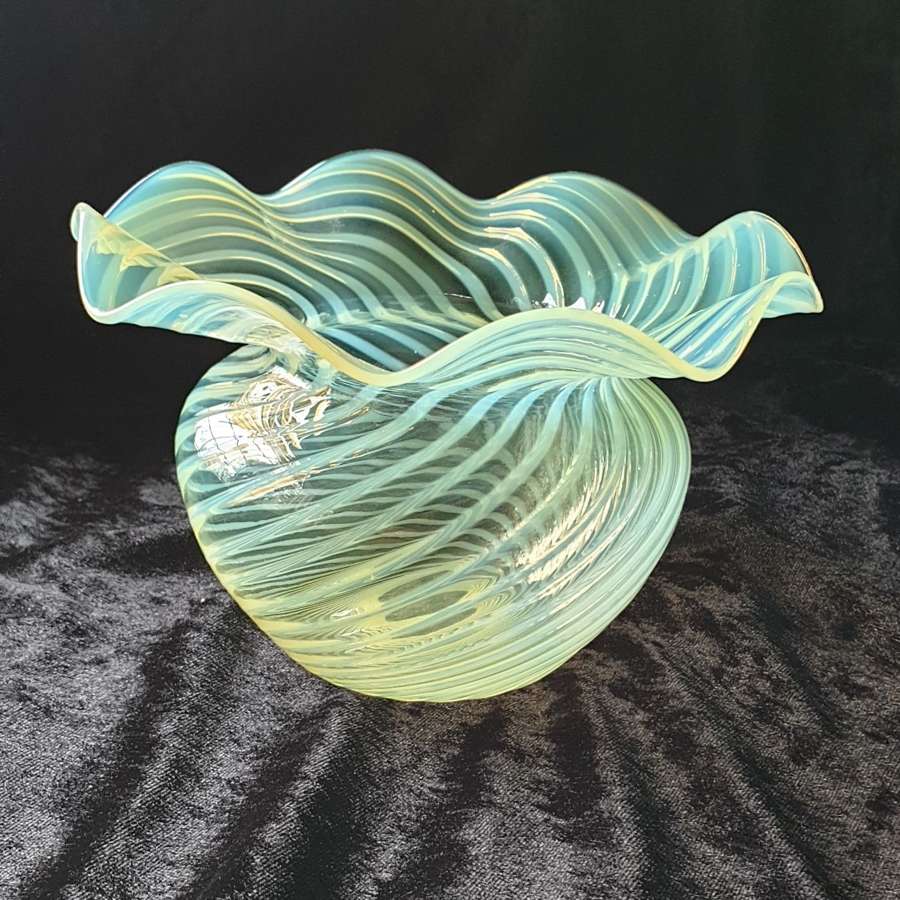 Vaseline Vase with Trailed Ribbon Design