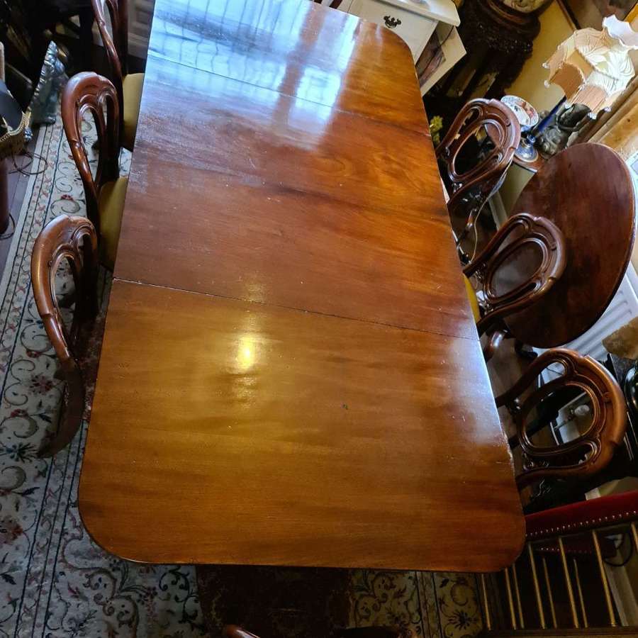 Fine Quality Regency Dining Table
