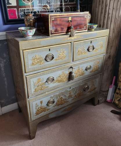 19th Century Painted Chinoiserie Chest in Gilt and Grey