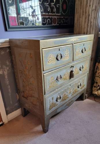 19th Century Painted Chinoiserie Chest in Gilt and Grey