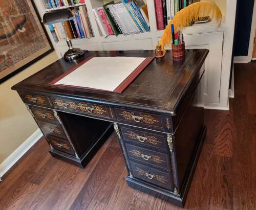 Top Quality Edwards & Roberts Victorian Desk