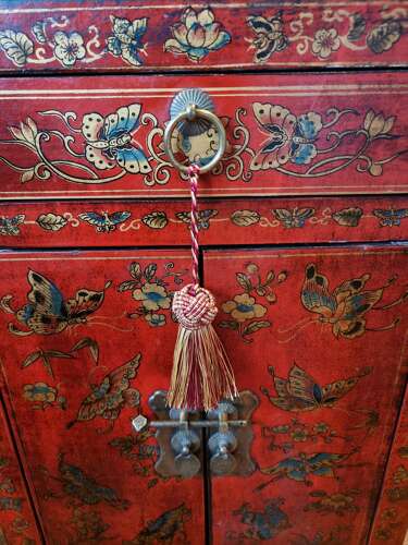 Early 20th Century Red Chinoiserie Cupboard
