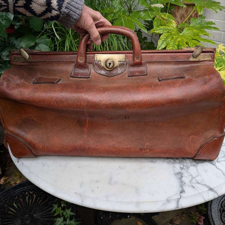 Large Quality Gladstone Bag or Wellington Bag in Leather