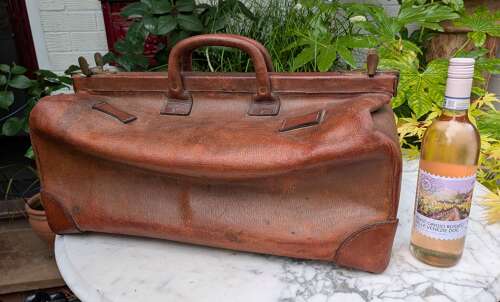 Large Quality Gladstone Bag or Wellington Bag in Leather