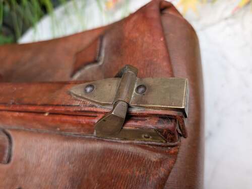 Large Quality Gladstone Bag or Wellington Bag in Leather